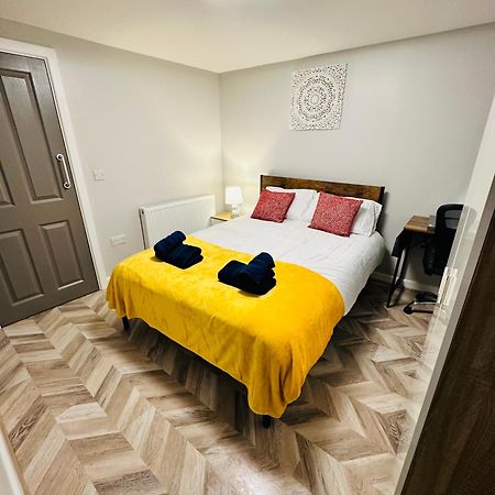 סטאליברידג' Comfy Studio Flat And Workspace Near Ashton-U-Lyne Station מראה חיצוני תמונה