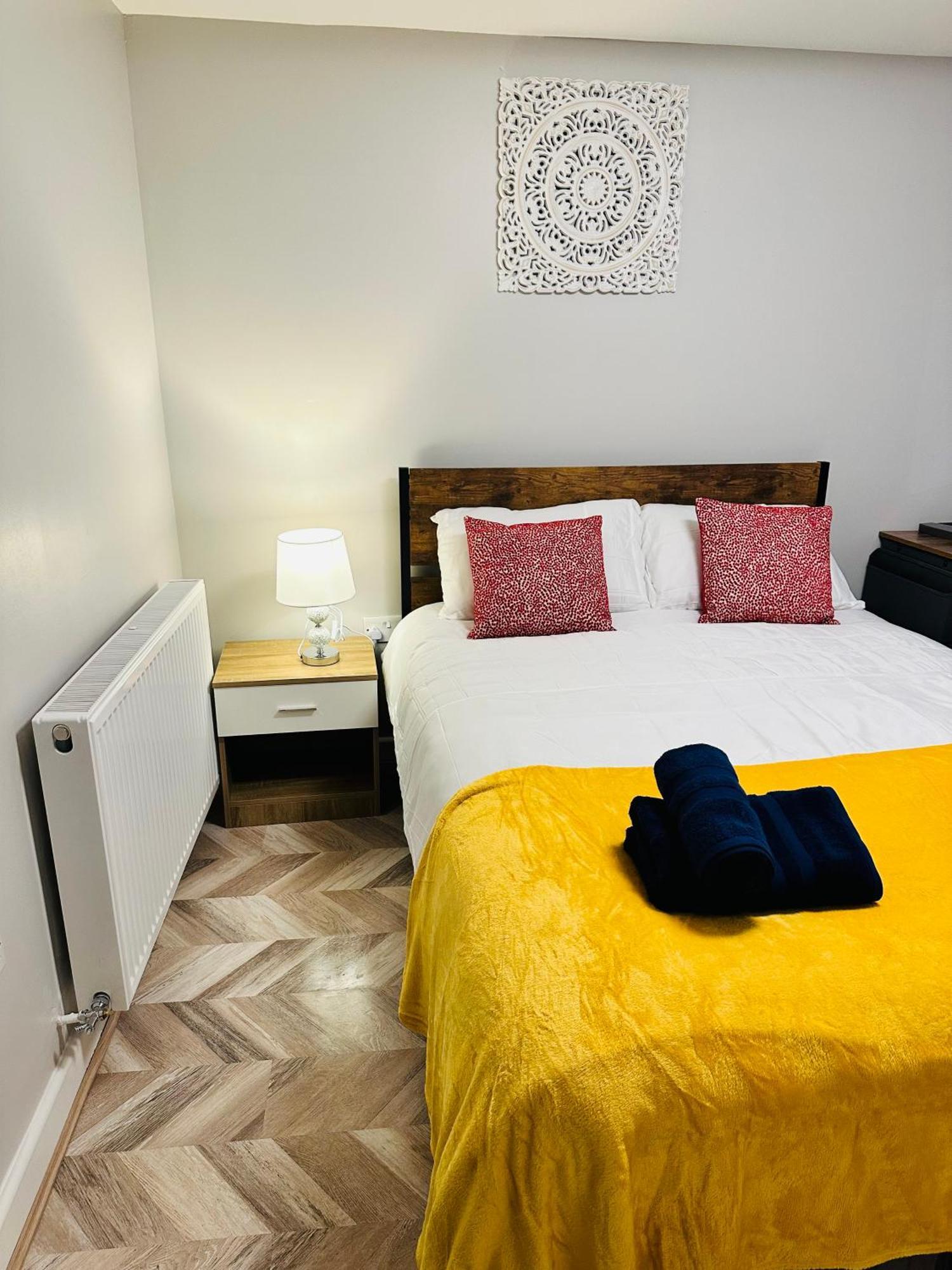 סטאליברידג' Comfy Studio Flat And Workspace Near Ashton-U-Lyne Station מראה חיצוני תמונה