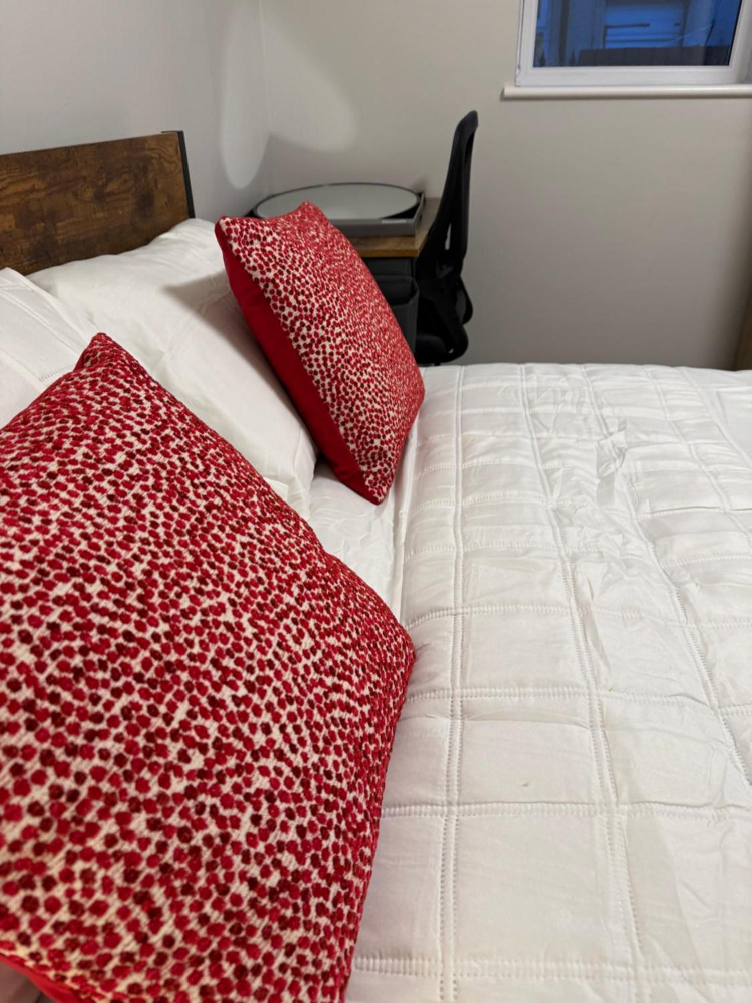 סטאליברידג' Comfy Studio Flat And Workspace Near Ashton-U-Lyne Station מראה חיצוני תמונה