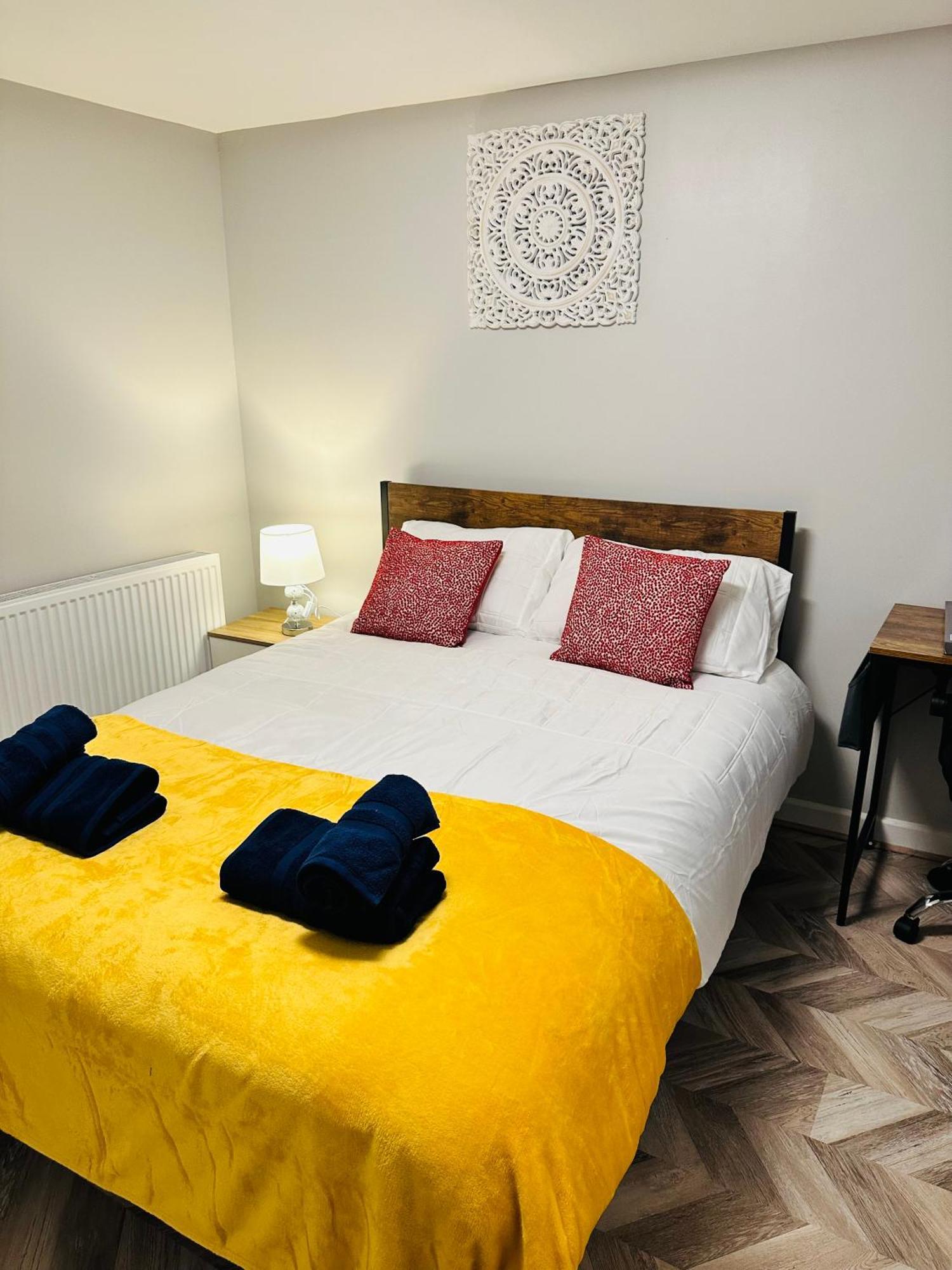 סטאליברידג' Comfy Studio Flat And Workspace Near Ashton-U-Lyne Station מראה חיצוני תמונה