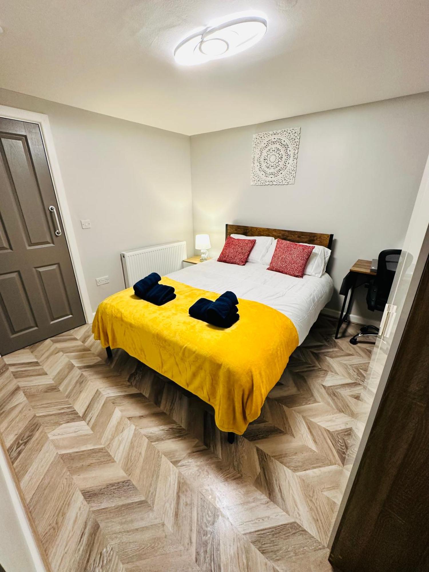 סטאליברידג' Comfy Studio Flat And Workspace Near Ashton-U-Lyne Station מראה חיצוני תמונה